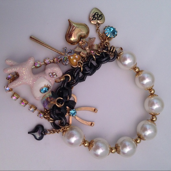 Betsey Johnson pink glitter Bambi deer fawn winter wonderland crystal bracelet - Picture 6 of 7